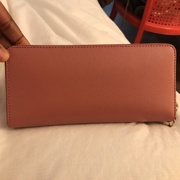 Michael Kors Crossgrain Continental Wristlet NWT - Picture 2 of 8